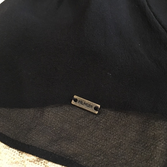 Tommy Hilfiger Silk Skirt Black, Size 4 - Picture 2 of 3